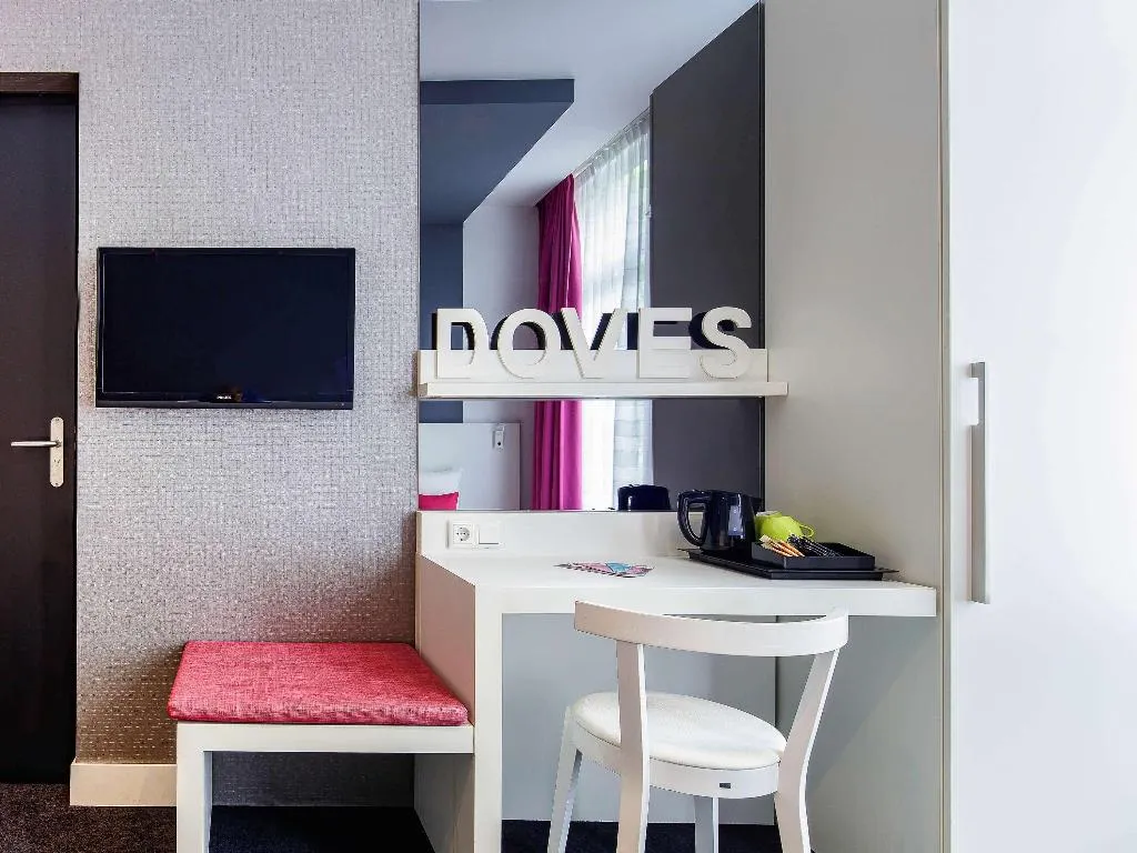 DOUBLE WITH DOUBLE BED Room, ibis Styles Amsterdam Amstel, Amsterdam