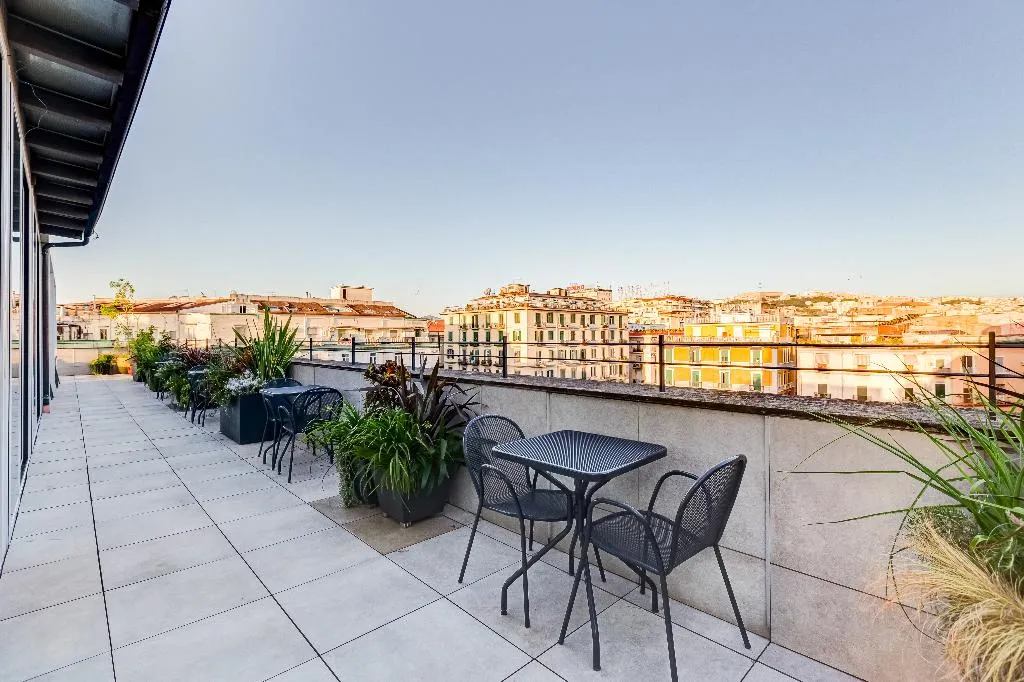 Terrace, Best Western Plus Hotel Plaza, Naples