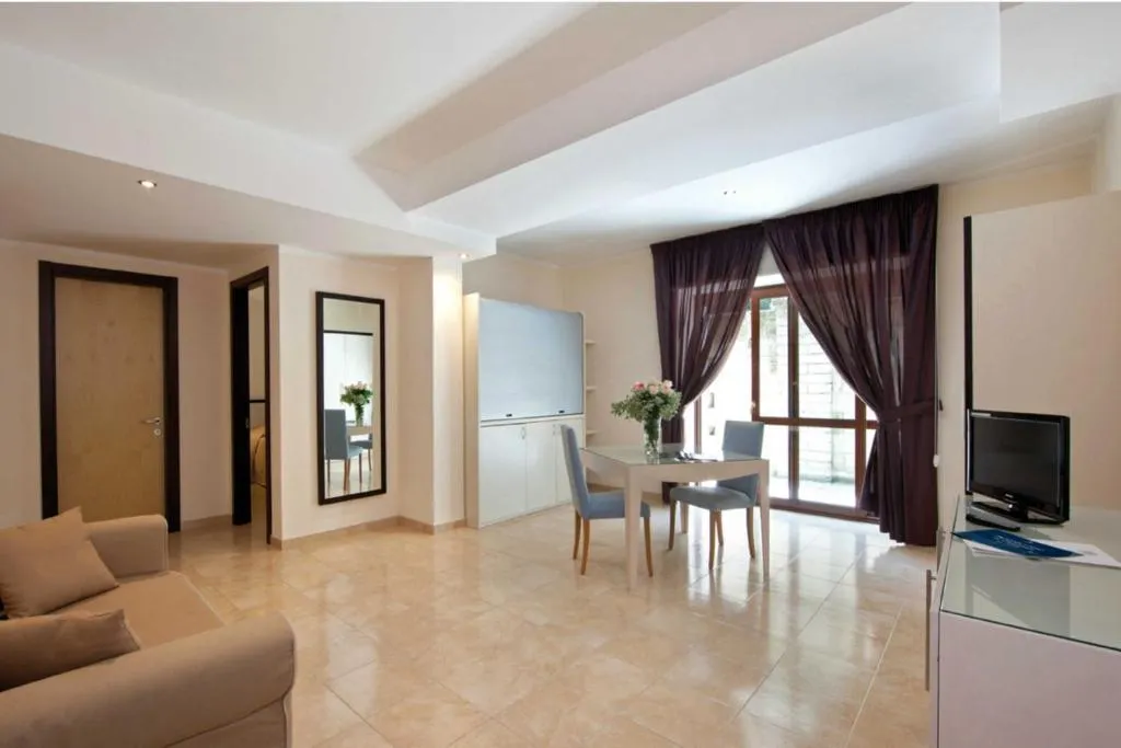 QUADRUPLE STANDARD Room, Suites & Residence Hotel, Naples