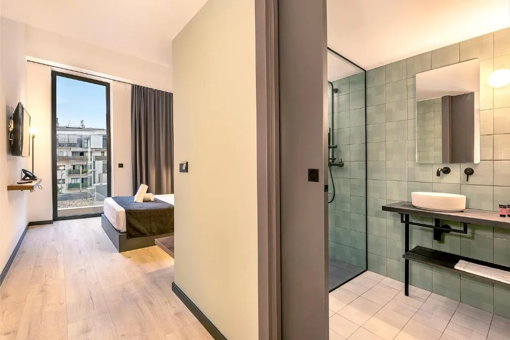 QUADRUPLE STANDARD Room, Hotel Orangine, Barcelona