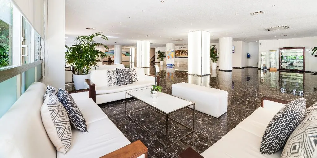 Lobby, Globales Mimosa, Majorca