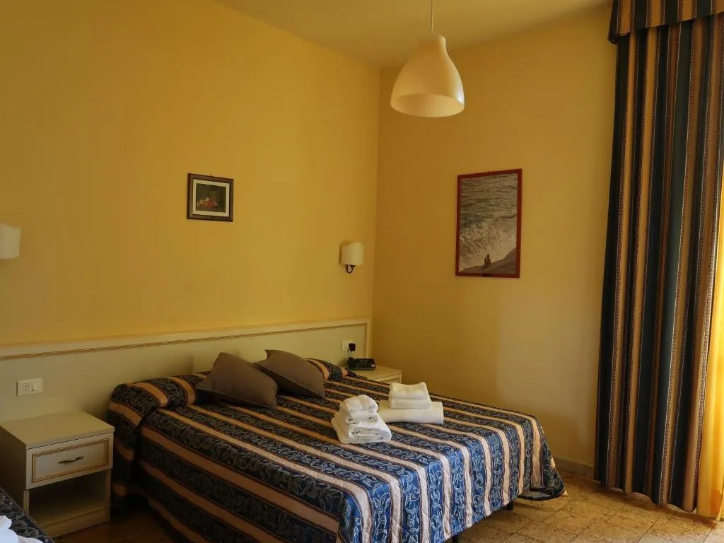 DOUBLE STANDARD Room, Hotel Azzi, Florence