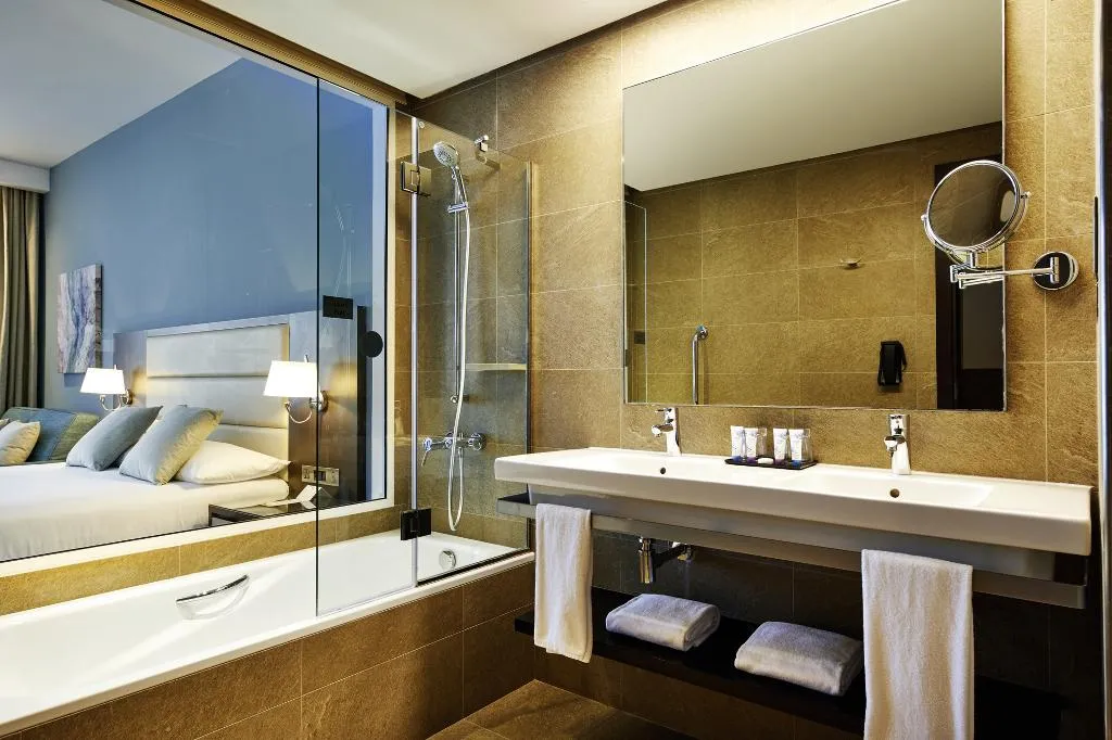 JUNIOR SUITE PARTIAL SEA VIEW Room, Hotel Riu Dubai - All Inclusive, Dubai