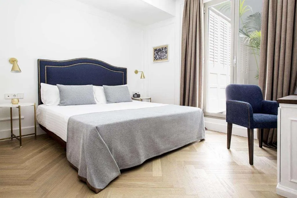 Room, Midmost Barcelona, Barcelona