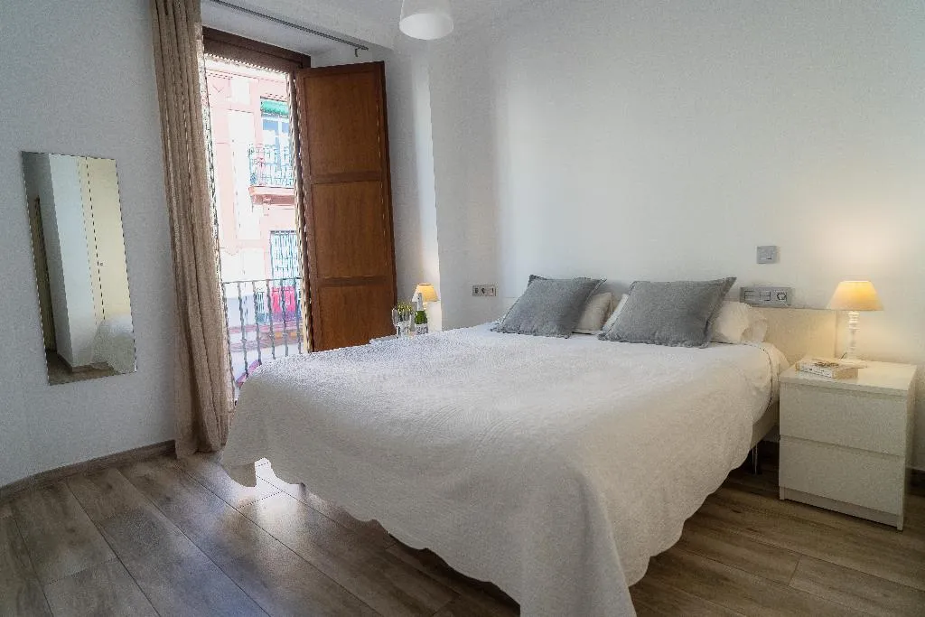 APARTMENT ONE BEDROOM Room, azz Apartamentos Torre de la Plata, Seville