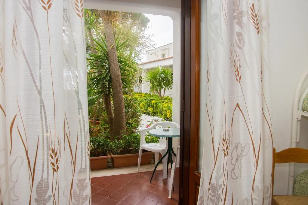 Terrace, Hotel Villa Mena, Naples
