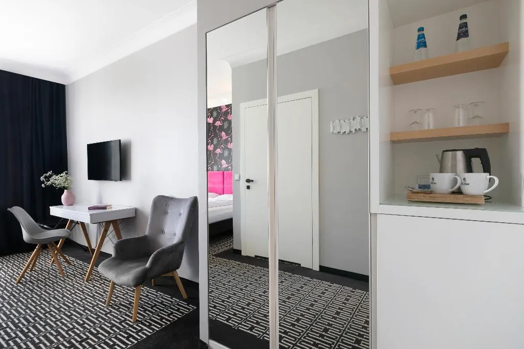 Double or Twin STANDARD Room, Liv'Inn Aparthotel, Krakow