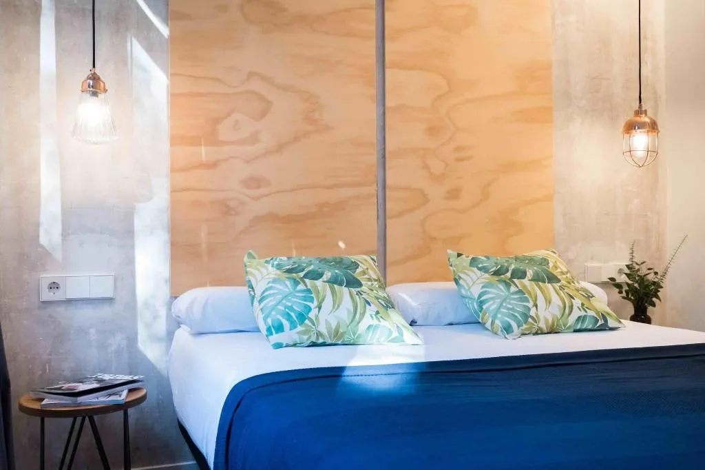 Room, Magatzem 128, Barcelona