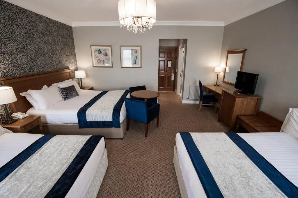 TRIPLE THREE BEDS Room, Clanard Court Hotel, Dublin