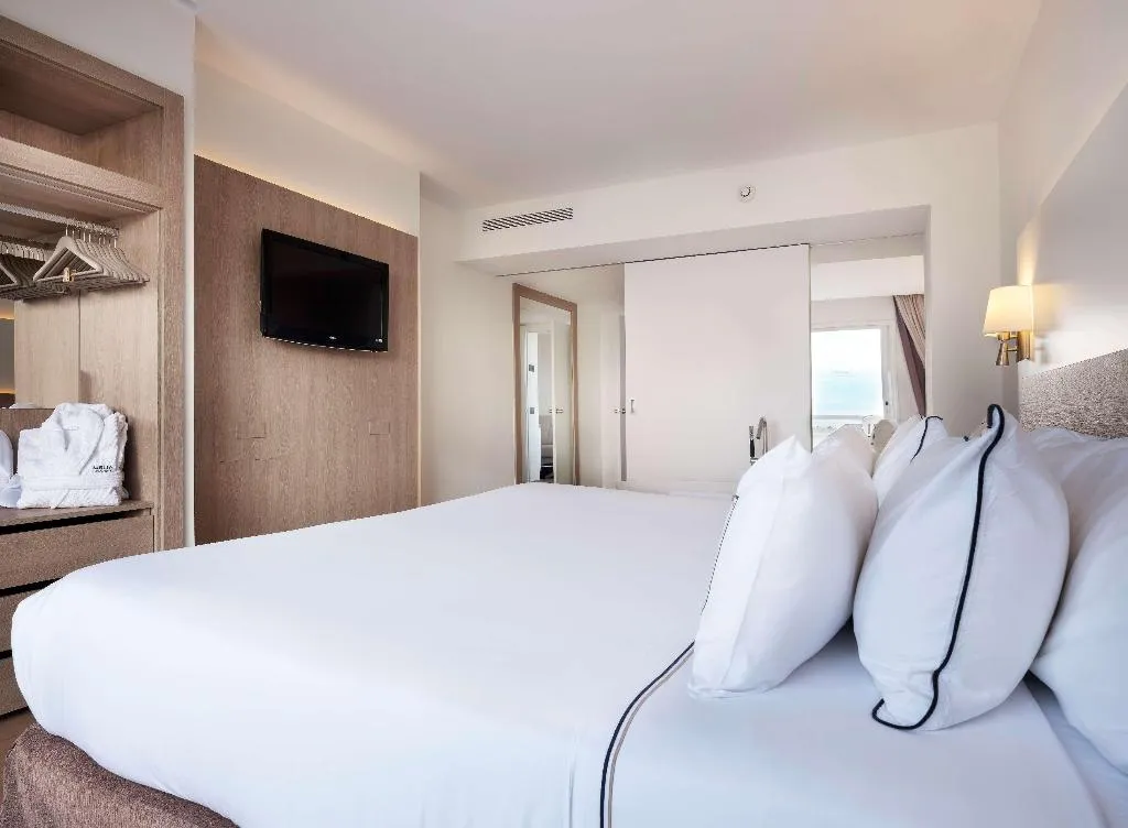 JUNIOR SUITE STANDARD Room, Melia Sitges, Costa Brava