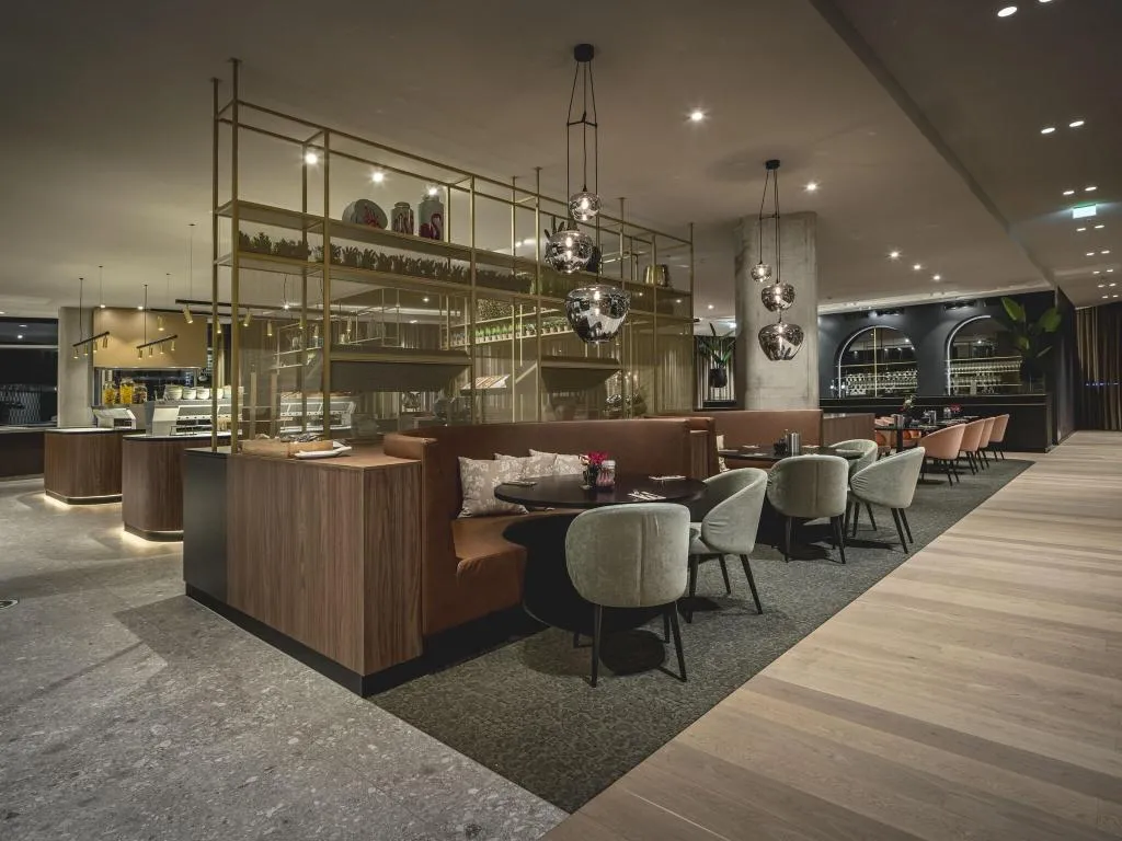 Restaurant, Van der Valk Hotel Amsterdam Zuidas, Amsterdam