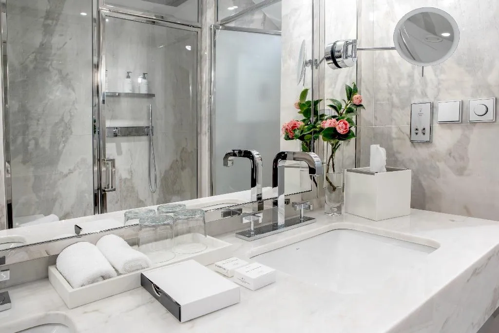 DOUBLE CLASSIC KING BED Room, InterContinental Porto Palacio das Cardosas, Porto