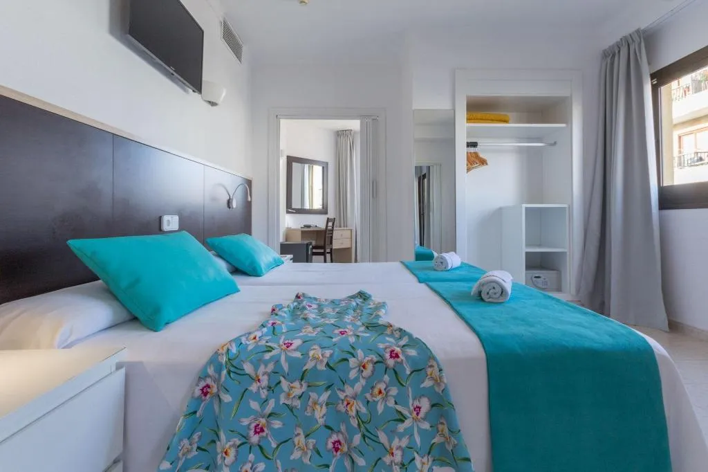 Room, Orosol, Ibiza