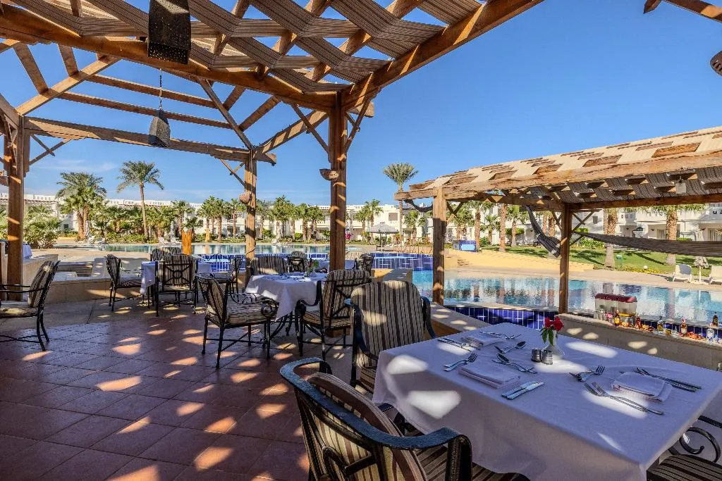 Restaurant, Continental Plaza Beach, Red Sea Riviera