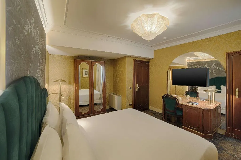 FAMILY ROOM CAPACITY 2 Room, NH Venezia Santa Lucia, Venice