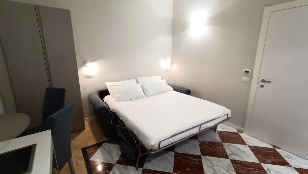 APARTMENT ANNEX Room, Andreola Central Hotel, Milan