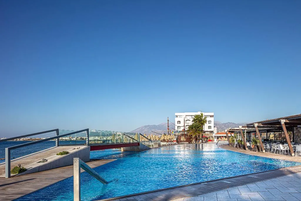 Pool, Petra Mare, Crete