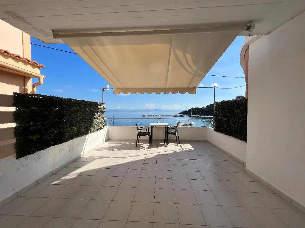 STUDIO CAPACITY 2 Room, Harbour View, Kalamata