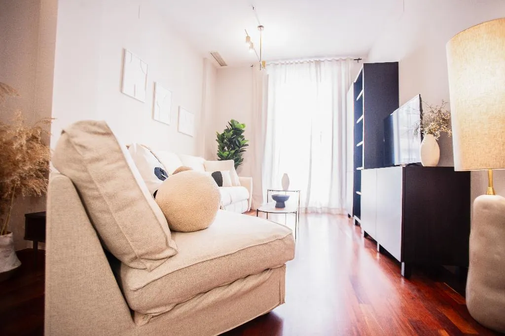 APARTMENT TWO BEDROOMS Room, azz Apartamentos Torre de la Plata, Seville