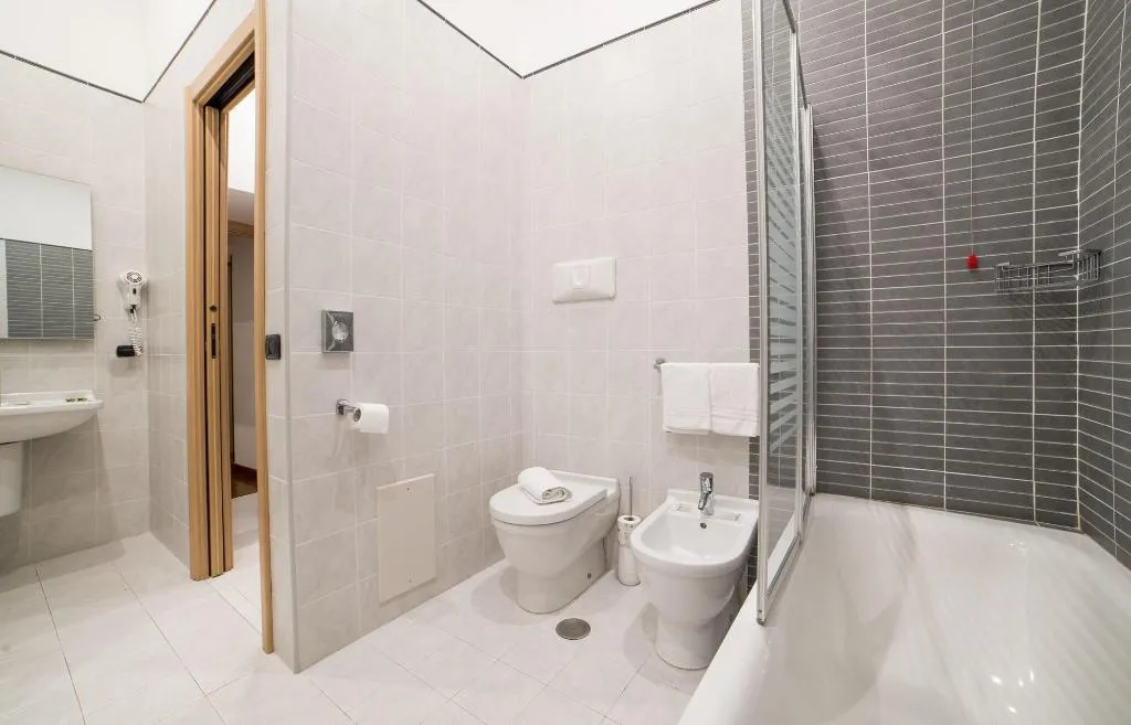 Room, Bed & Breakfast Chiaia 32, Naples