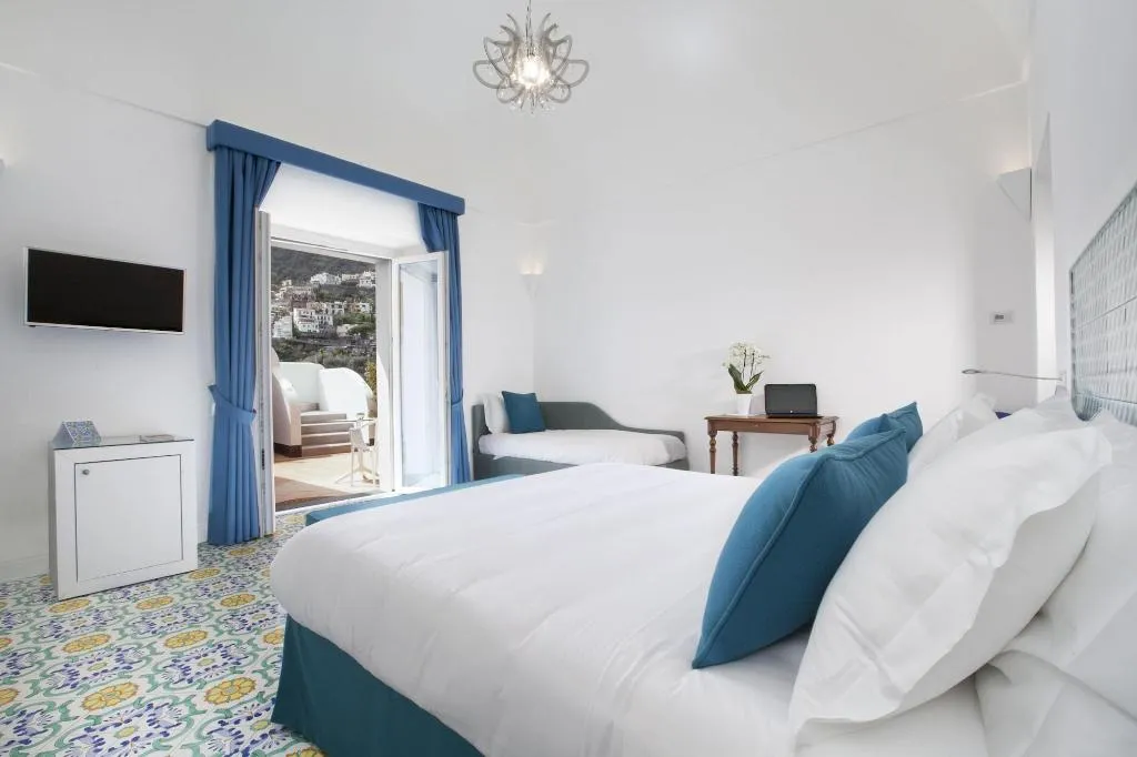 Room, Il Moro Di Positano, Naples