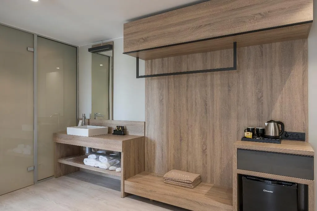 SUITE WITH JACUZZI Room, Mare Village Hotel, Crete