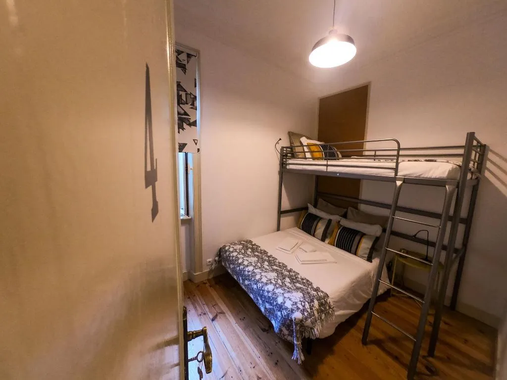 Room, Dukostel, Lisbon