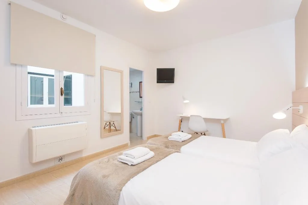 Double or Twin STANDARD Room, Hostal JUME - URBAN ROOMS, Menorca