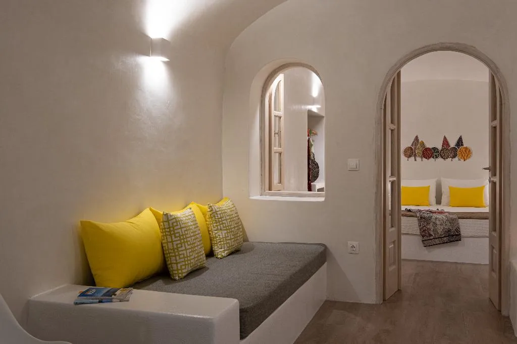 HOUSE TWO BEDROOMS TWO BATHROOMS Room, White Orchid Cave House & Studio, Santorini