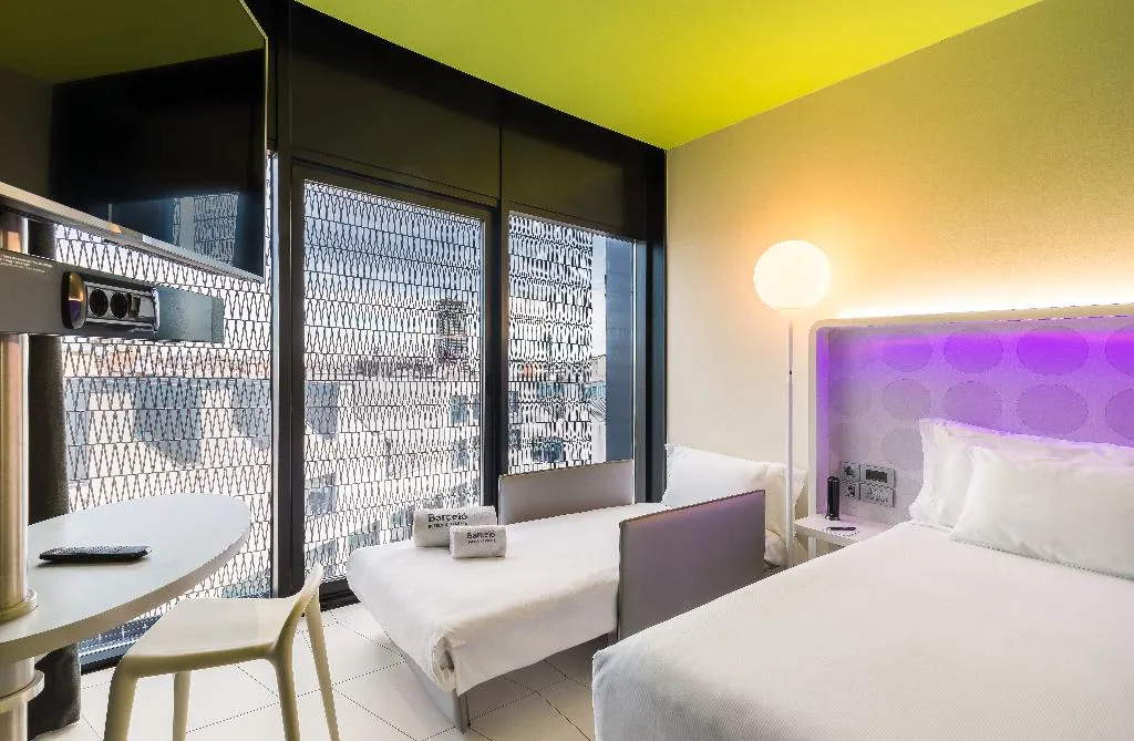 TRIPLE SUPERIOR Room, Barcelo Raval, Barcelona