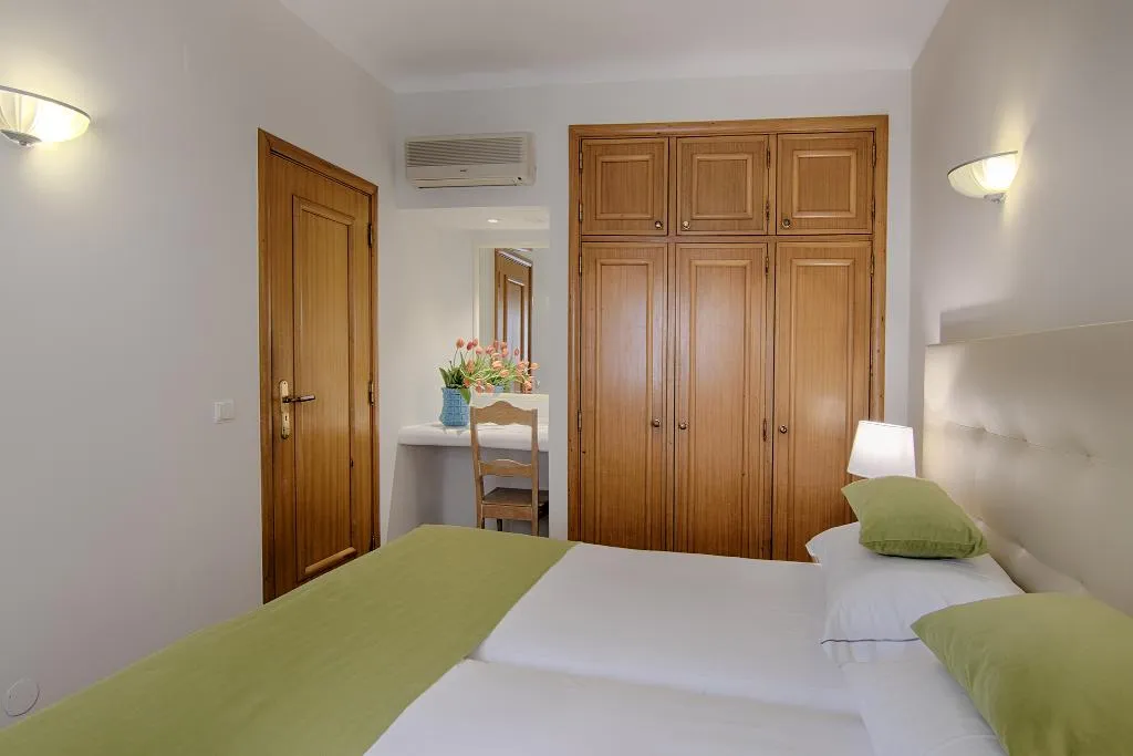 APARTMENT ONE BEDROOM Room, Luna Miramar Club, Algarve