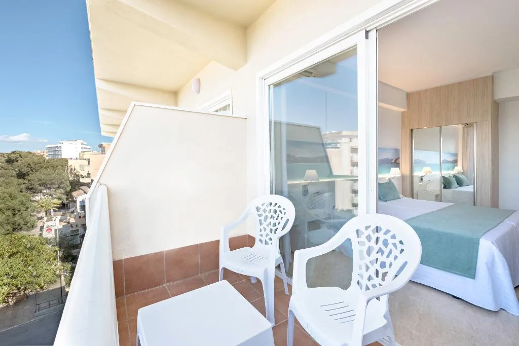 TWIN PREMIUM Room, Azuline Hotel Bahamas, Majorca