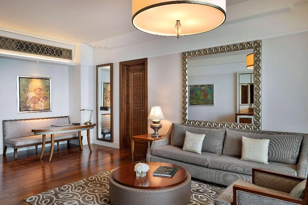 SUITE CLUB Room, Waldorf Astoria Dubai Palm Jumeirah, Dubai