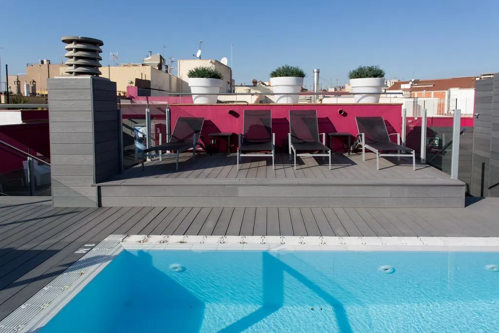 Pool, Catalonia Born, Barcelona