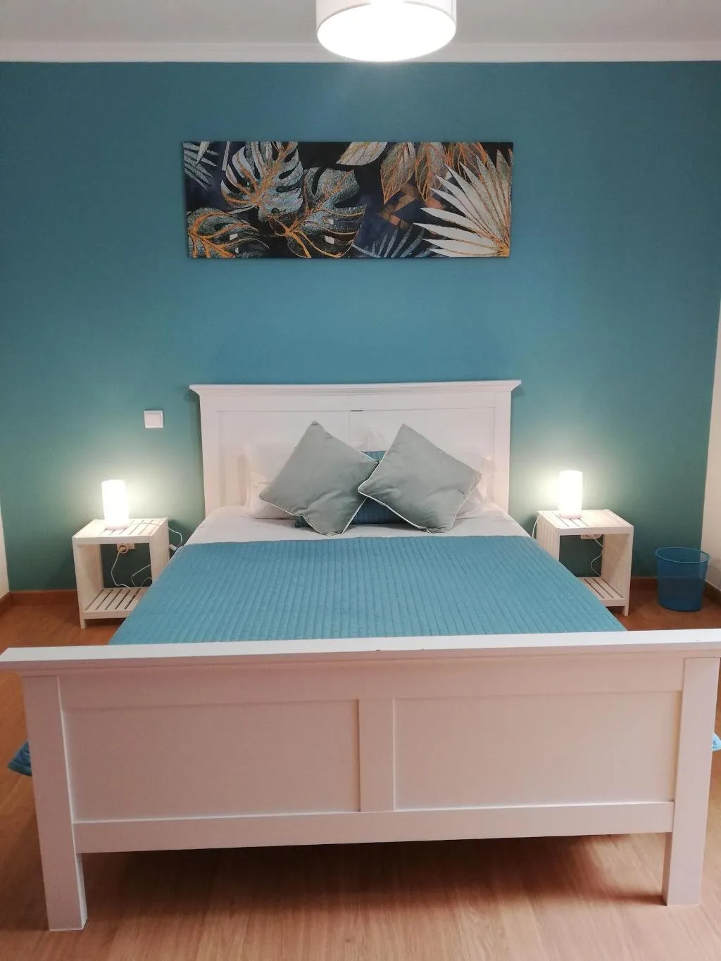 Room, Fx Pena, Madeira