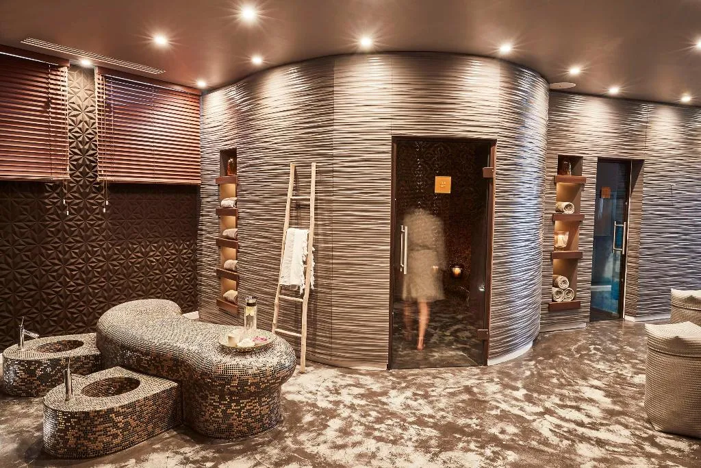 Sports and Entertainment, Club Calimera Delfin Playa, Ibiza