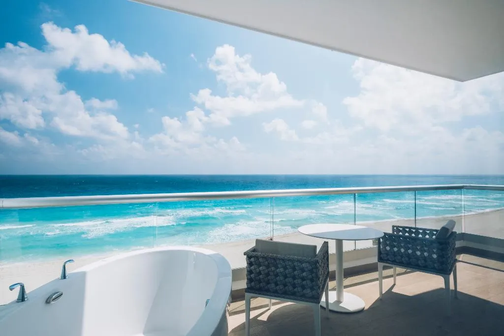 JUNIOR SUITE OCEAN FRONT Room, Iberostar Selection Coral Cancun All Inclusive, Cancun Area