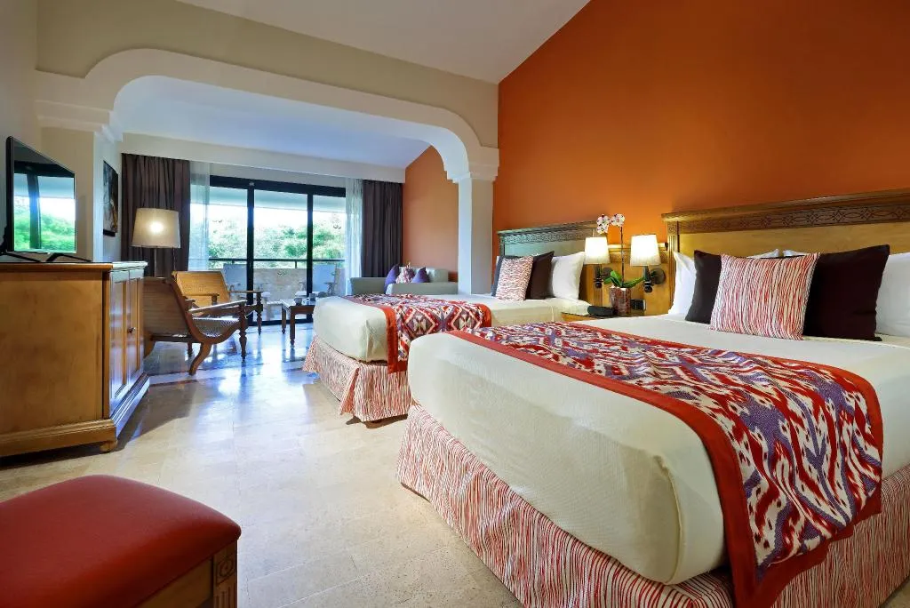 JUNIOR SUITE STANDARD Room, Grand Palladium Colonial Resort & Spa All Incl., Cancun Area