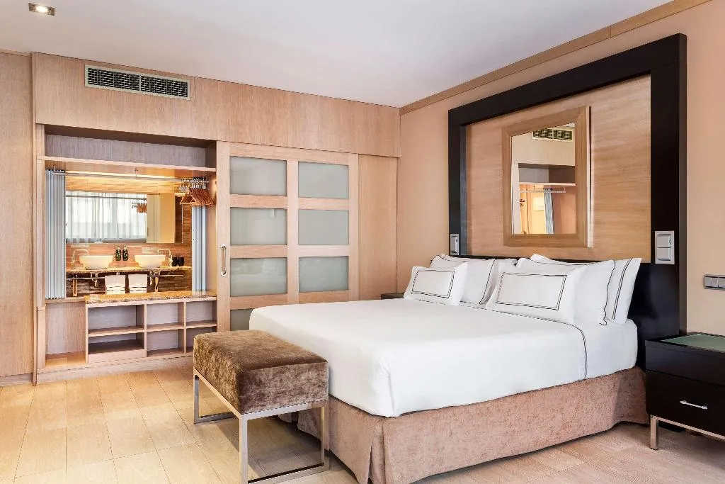 Double or Twin PREMIUM Room, Melia Madrid Princesa, Madrid