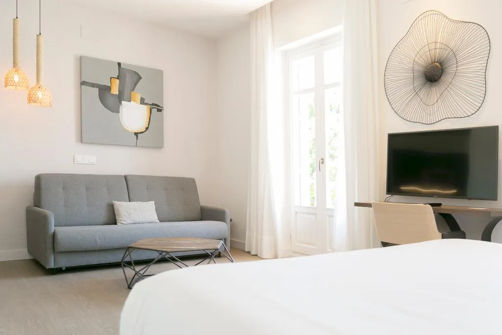 APARTMENT SUPERIOR CAPACITY 2 Room, Teatro Romano 4 & 5, Costa Del Sol