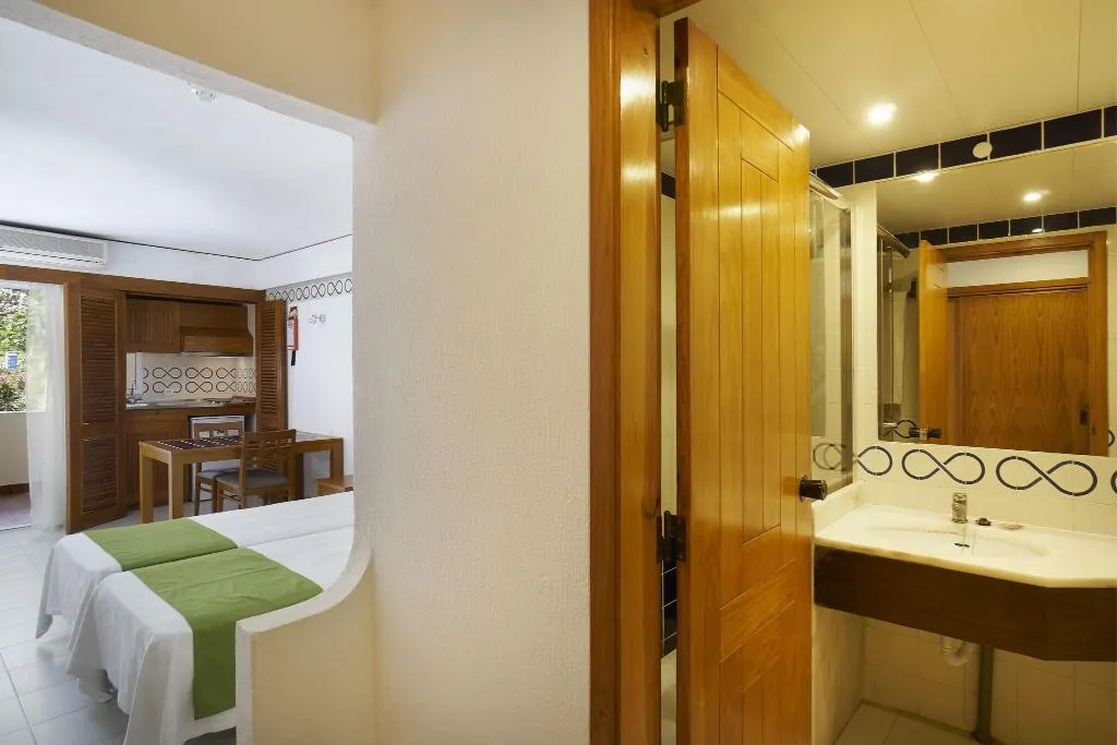 Room, Golden Club Cabanas, Algarve