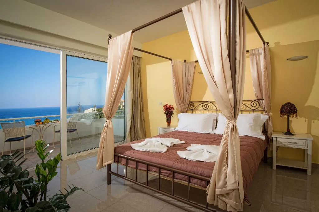SUITE WITH JACUZZI Room, Sunday Life Hotel & Restaurant, Crete