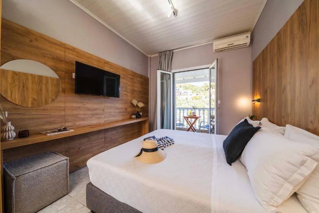 DOUBLE DELUXE ONE BEDROOM Room, Avaton Garden, Skiathos