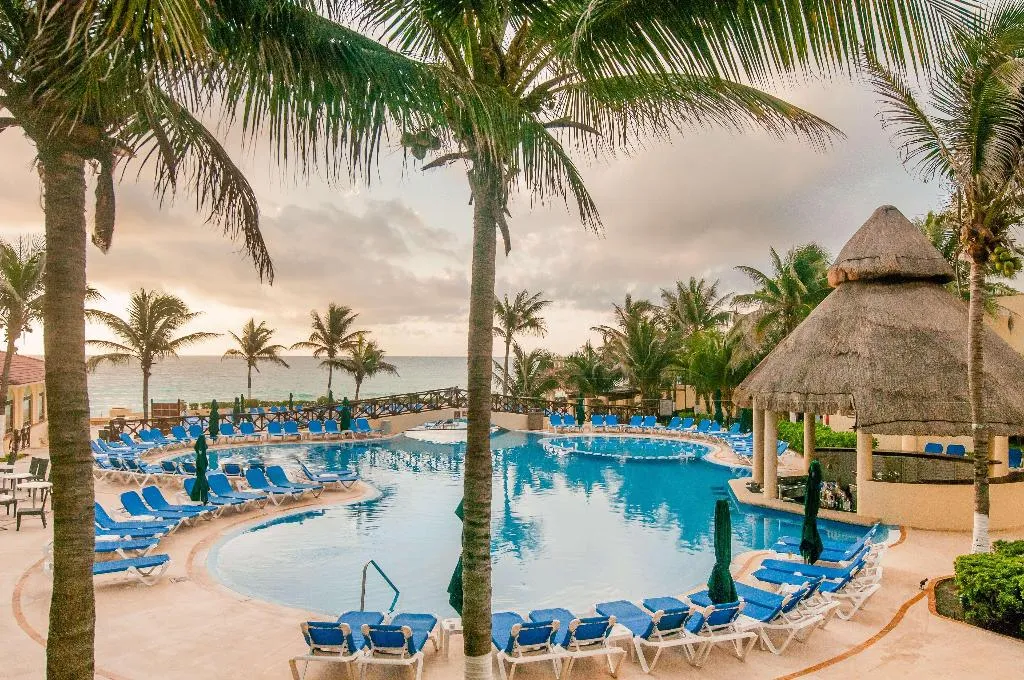 Pool, GR Solaris Cancun All Inclusive, Cancun Area