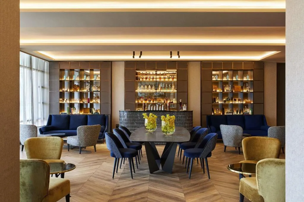 Bar, Hotel Arts, Barcelona
