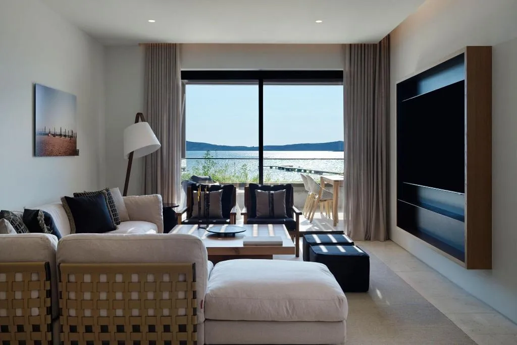 SUITE WITH PRIVATE POOL Room, W Costa Navarino- Adults Only, Kalamata