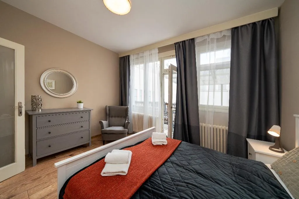 Room, New Town - Apple Apartments, Prague