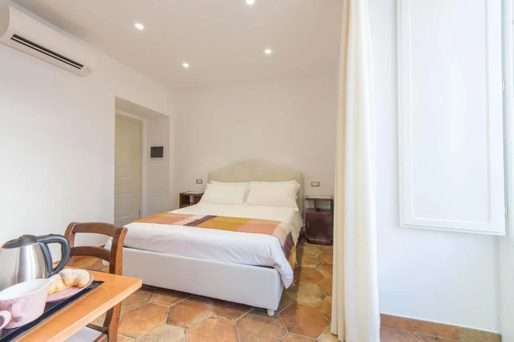 Room, Residenza Il Campanile, Naples