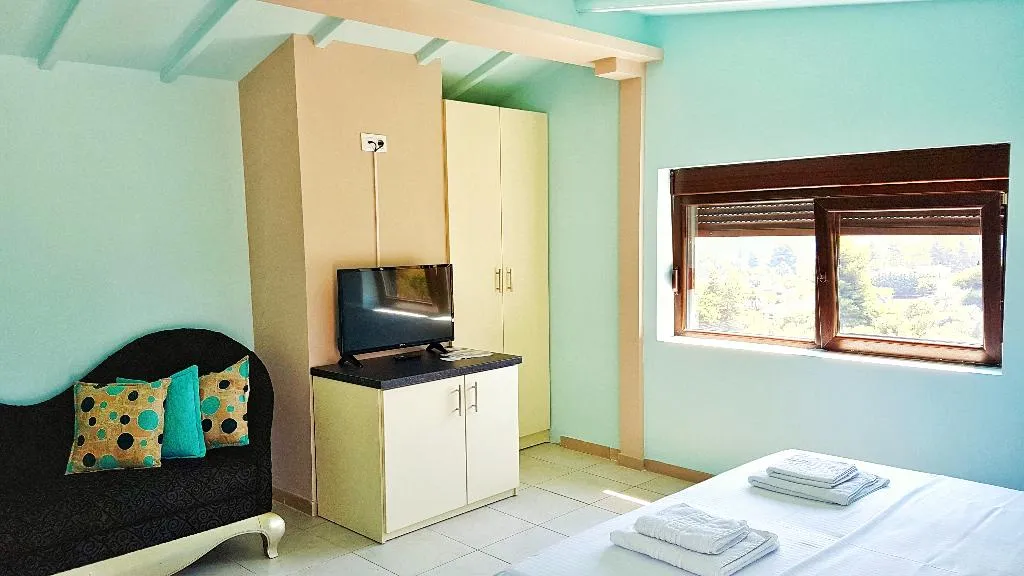 STUDIO ONE BED Room, Bungalow White Apartments and Suits, Halkidiki