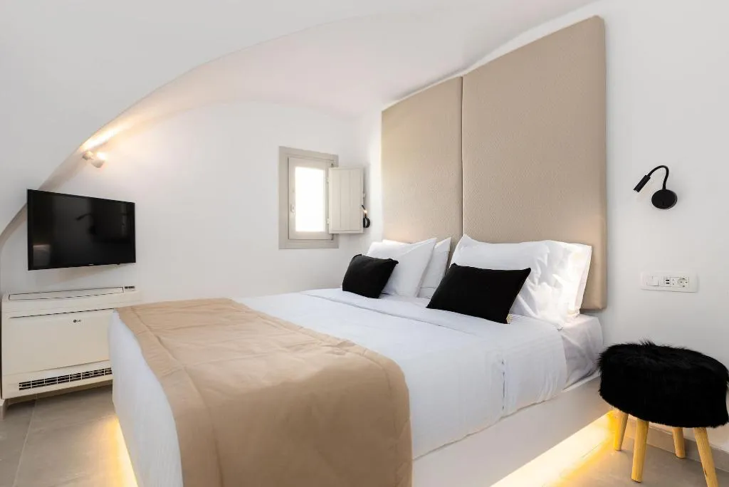 Room, Serapias Suites, Santorini